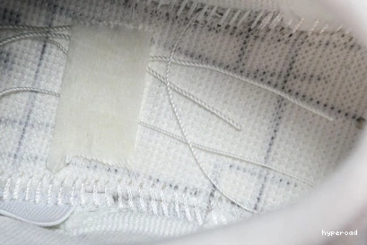 Hyperoad WHITE RETRO 3 “UNC” JORDAN AIR 0829